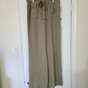 Love Scarlett Olive Green Pants - Size M